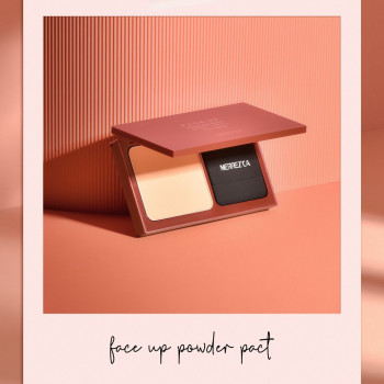 Пудра для лица MERREZ'CA Face Up Powder Pact SPF50/PA+++ Тональная пудра, предназначенная для маскировки и контроля кожного сала. Делает кожу чистой, гладкой, сияющей